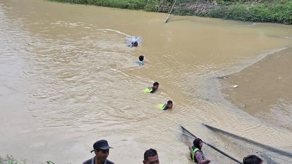 Arus Deras Tak Menghalangi Brigpol Titis, Polwan Ini Turun ke Sungai Lusi Cari Korban