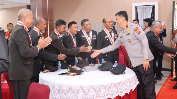 Pimpin Wisuda Purna Bakti, Kapolda Lepas 34 Personel Polda Kalteng Akhiri Masa Tugas