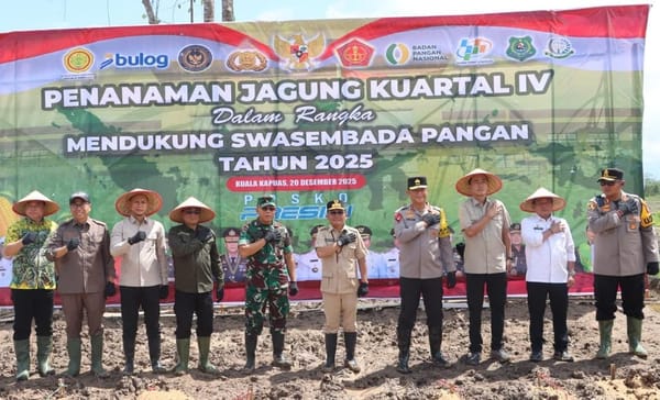 Bersama Gubernur, Kapolda Kalteng Tanam Jagung Perdana Kuartal IV di Kapuas