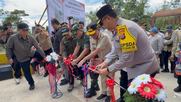 Kapolda Kalteng Hadiri Peresmian Jembatan Sei Asem dan Terusan, Dukung Pemerataan Infrastruktur di Kapuas
