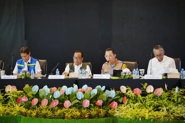 Tinjau Merak, Kapolri Sampaikan Pesan Presiden Soal Pelayanan Publik dan Antisipasi Bencana