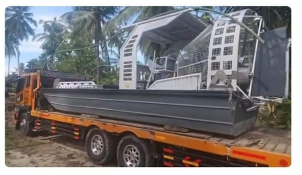 Polri Siagakan Swam Boat di Kutablang Bireuen, Bantu Mobilitas Warga Pascabencana