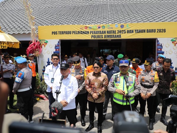 Kapolda Bali Dampingi Menhub dan Kakorlantas Tinjau Pengamanan Nataru di Pelabuhan Gilimanuk
