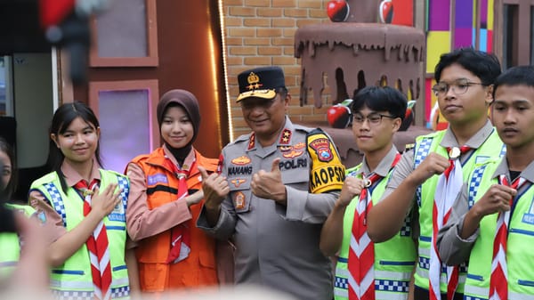 Tinjau Pos Terpadu Nataru, Kapolda Jatim Apresiasi Kesiapan Polresta Malang Kota