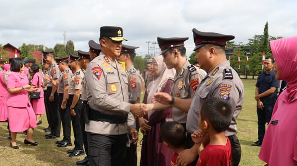 857 Personel Polda dan Polres Jajaran Naik Pangkat, Kapolda Kalteng Pimpin Upacara Korps Raport