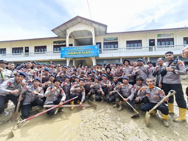 Kapolri Tinjau Aceh Tamiang, Targetkan Sekolah Bisa Segera Beroperasi