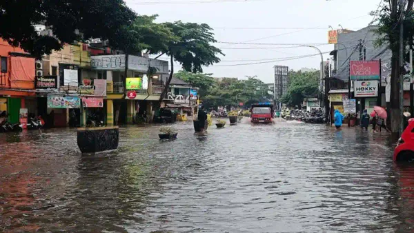 Banjir di Soekarno Hatta Malang, Pengendara Diminta Hindari Arah Pasar Blimbing