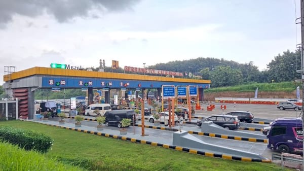 Arus Nataru di Tol Trans Jawa Padat, Polda Jateng Berlakukan Pengaturan Situasional