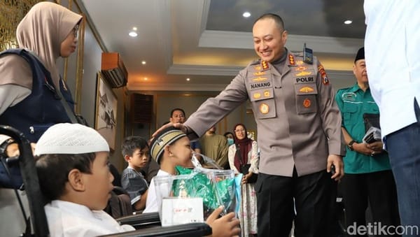 Puluhan Anak Tersenyum Bahagia Ikuti Khitan Gratis di Polresta Malang Kota