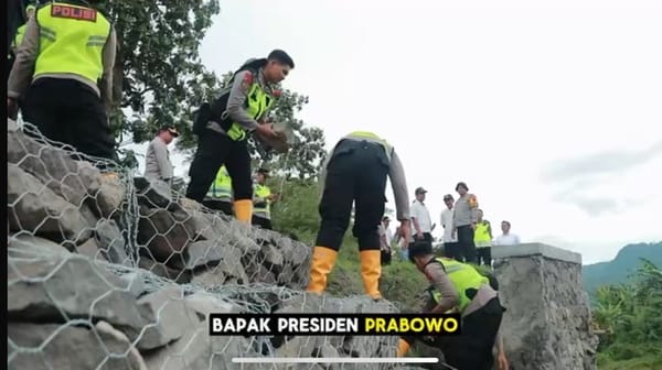 Tindak Lanjuti Arahan Prabowo, Polres Klaten Bangun Jembatan untuk Bantu Warga