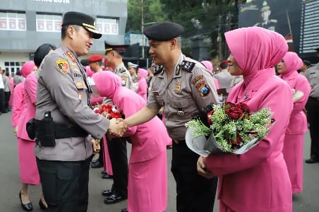 Momentum Awal Tahun, 85 Anggota Polresta Malang Kota Naik Pangkat, Kapolresta Tekankan Pengabdian ke Masyarakat