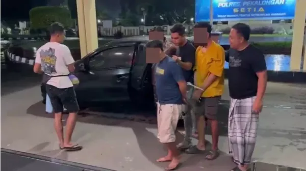 Polisi Tangkap Tiga Pemuda Pengedar Bibit Tembakau Sintetis di Kabupaten Pekalongan