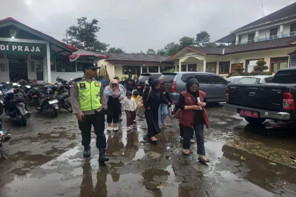 Tim Gabungan Evakuasi 92 Warga Terdampak Banjir Bandang di Pemalang