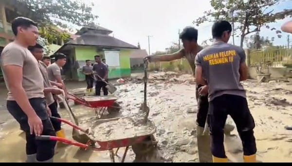 Aksi Kemanusiaan Brimob Polri Pulihkan Sekolah Pascabanjir, SD Negeri di Aceh Tamiang Kembali Siap Belajar
