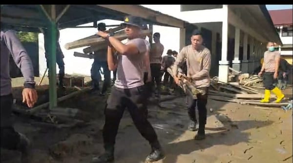 Polri Tegaskan Komitmen Pemulihan Pascabencana, SMA Negeri 1 Peusangan Siap untuk Kegiatan Belajar Mengajar