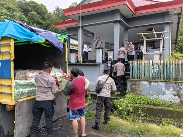 Bencana Hidrometeorologi Landa Maluku Utara, Polri Siaga Penuh Evakuasi Warga dan Penuhi Kebutuhan Pengungsi