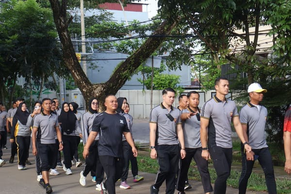 Polresta Pontianak Manfaatkan Jalan Kaki untuk Menjaga Kebugaran Tubuh