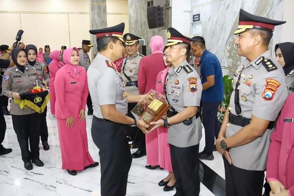 Sertijab 6 PJU dan 13 Kapolres Digelar di Mapolda Jateng, Dipimpin Irjen Pol Ribut Hari Wibowo