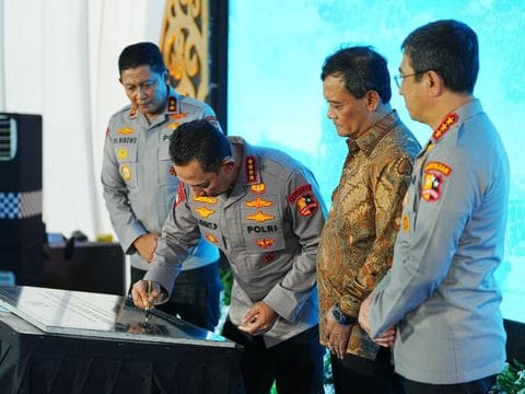 Kapolri Resmikan 19 Jembatan Merah Putih Presisi di Jateng untuk Perkuat Mobilitas Warga