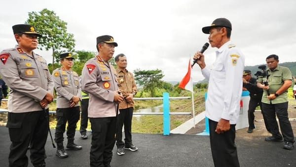 Jembatan Presisi Polri Tuai Apresiasi Masyarakat, Akses Pendidikan dan Pertanian Kian Lancar
