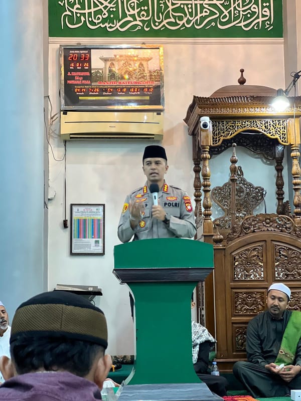 Polisi Hadir di Tengah Jamaah, Kapolresta Pontianak Sampaikan Komitmen Layanan Keamanan