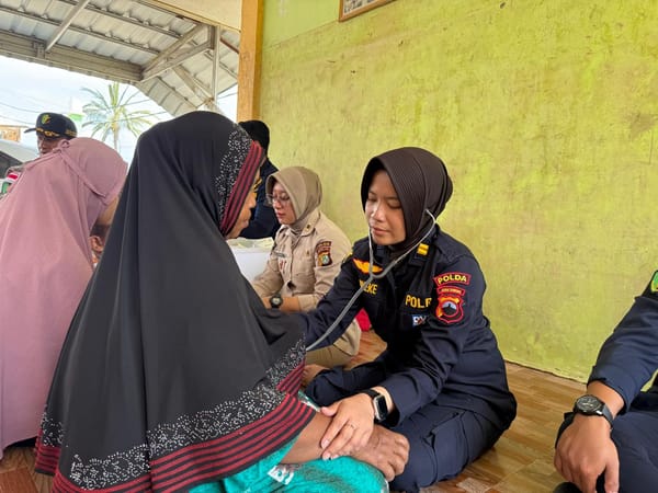 Pasca Banjir Aceh Tamiang, Tim Medis Polri Turun Langsung Layani Warga Terdampak