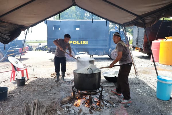 Bantu Warga Terdampak Banjir, Polda Kalsel Turunkan Kendaraan Dapur Lapangan