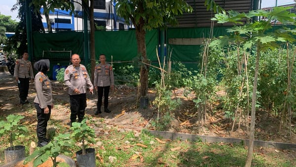 Polri Dukung Swasembada Pangan, Polsek Pelabuhan Dwikora Pontianak Optimalkan Pekarangan