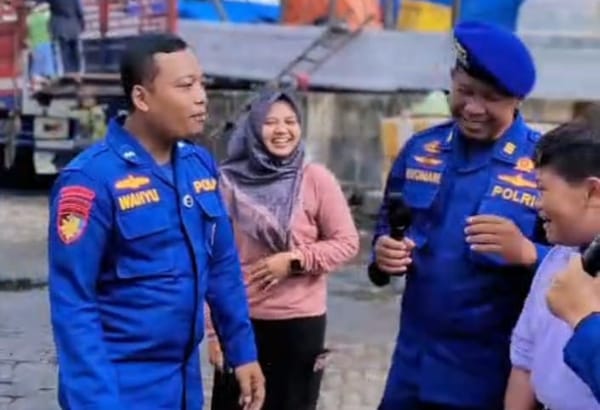SMP Kartiyoso Semarang Kunjungi Ditpolairud Polda Jateng, Belajar Keselamatan Laut hingga Naik Kapal Polisi