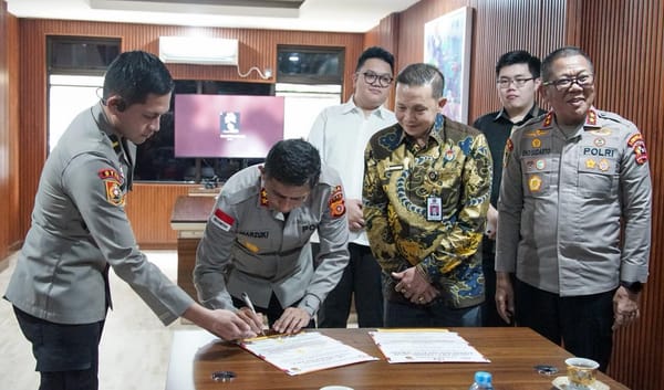 Dukung Pendidikan Pasca Bencana, Kapolda Aceh Terima 1,2 Juta PIN E-Learning