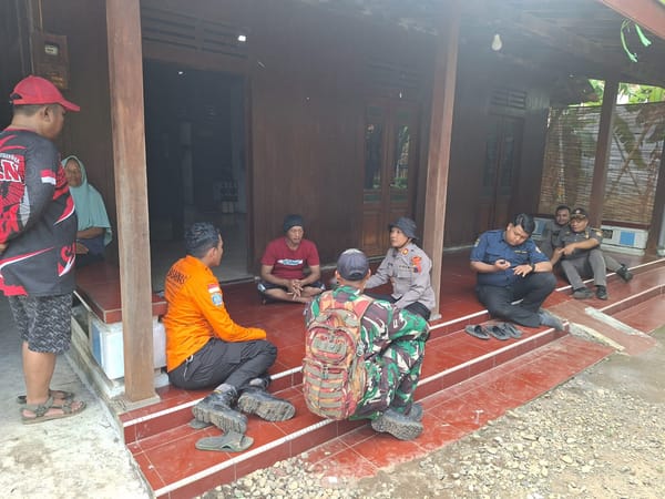 Hari Lanjutan Pencarian Orang Hilang di Kali Kuto Kendal, Polisi Turunkan Perahu dan K9