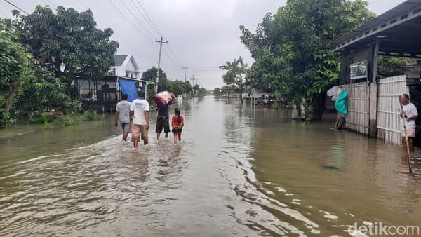 Jalur Alternatif ke Rembang Terputus Akibat Banjir Hampir 1 Meter di Jekenan Pati