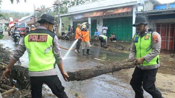 Polda Jateng Berangkatkan Pasukan Siaga Bhayangkara untuk Tangani Banjir Purbalingga