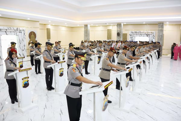 Penyegaran Organisasi, Kapolda Jateng Lantik 32 Perwira Baru