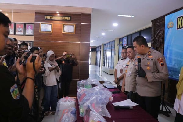 Miras Oplosan Tewaskan Enam Warga, Polres Jepara Sita Susu, Madu, dan Minuman Energi