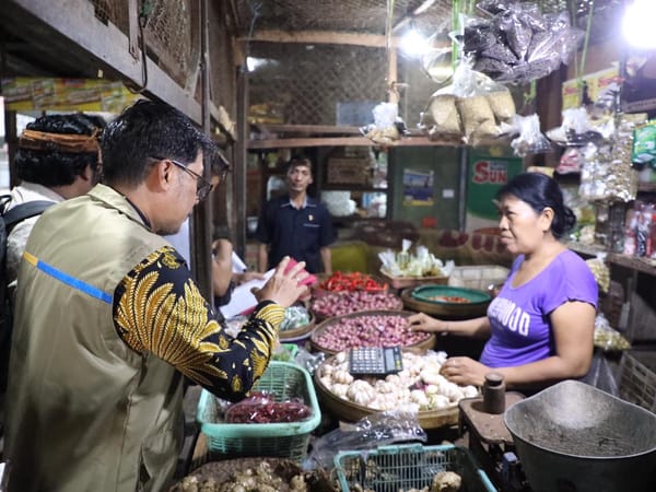 Pantau Harga Bahan Pokok, Satgas Pangan Polda Bali Turun Langsung ke Pasar Kreneng