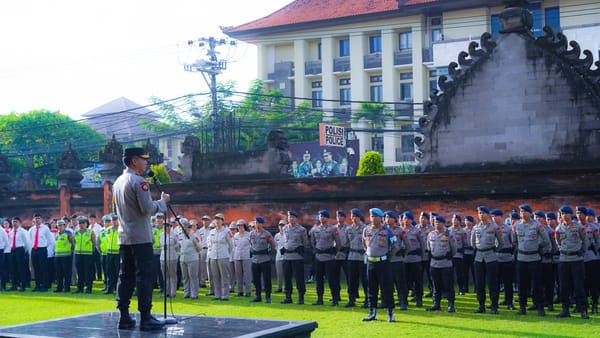 Wakapolda Bali Pimpin Apel Perdana, Ingatkan Disiplin Anggota dan Bahaya Judi Online
