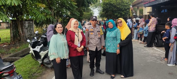Personel Binmas Polsek Pontianak Timur Amankan Pawai Ta’aruf Tingkat Kecamatan