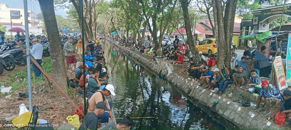 Polsek Pontianak Kota Monitoring Lomba Mancing di Jalan Ampera Lewat Patroli Enggang