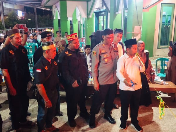 Kapolsek Pontianak Kota Kawal Langsung Pawai Obor di Masjid Nurul Huda