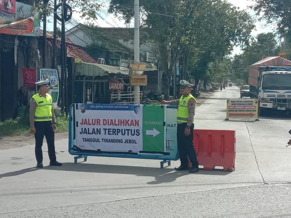 Banjir Jebolkan Tanggul, Jalur Purwodadi–Semarang Putus Total! Polres Grobogan Siapkan Rekayasa Lalu Lintas Darurat