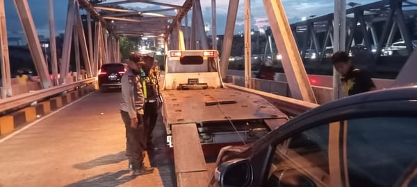 Kolaborasi Pos Pam Tanjung Raya dan Enggang, Mobil Mogok di Jembatan Kapuas Cepat Tertangani