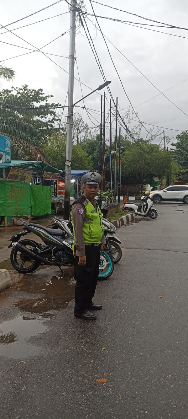 Pengamanan Pasar Juadah, Polsek Pontianak Selatan Pastikan Ramadhan Tetap Kondusif