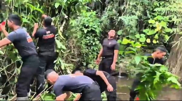 Brimob Turun Tangan! Ratusan Personel Polda Jateng Bersih-Bersih Sungai hingga Taman, Ini Pesan Kabidhumas
