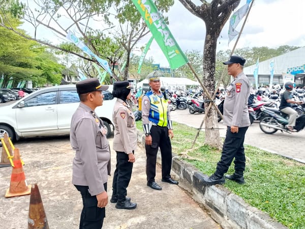 Kapolsek Pantau Keamanan Pasar Juadah Mujahidin di Tengah Semarak Ramadan