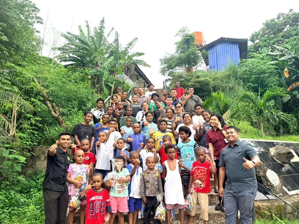 Satgas Damai Cartenz Tebar Kepedulian di Jayapura, Salurkan Sembako dan Bangkitkan Harapan Anak Panti Asuhan