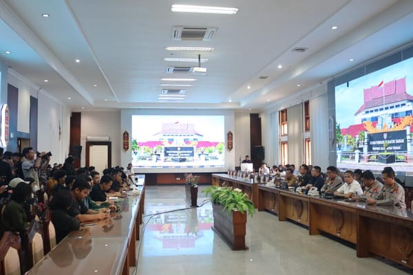 Kedepankan Pendekatan Humanis, Polda Kalteng Kawal Aksi Unras di Kantor DPRD