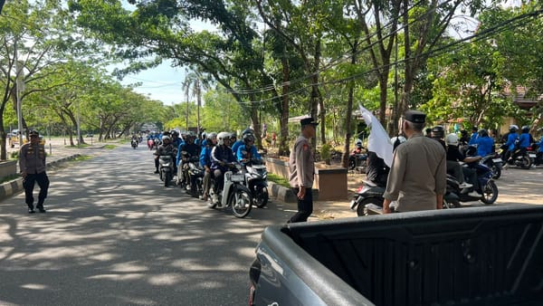 Mahasiswa Universitas PGRI Pontianak Sampaikan Aspirasi, Polisi Siaga Lakukan Pengawalan