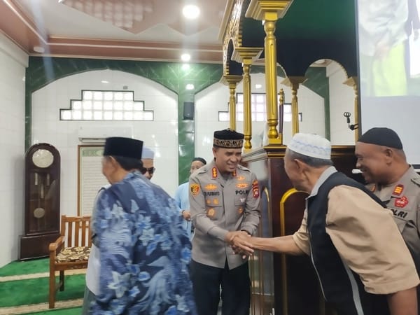 Kapolresta Pontianak Laksanakan Safari Ramadan dan Subuh Keliling Bersama Jamaah