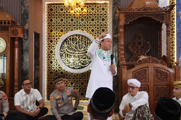 Polresta Pontianak Gelar Safari Ramadan dan Peringatan Nuzulul Qur’an Bersama Ustadz Das’ad Latif